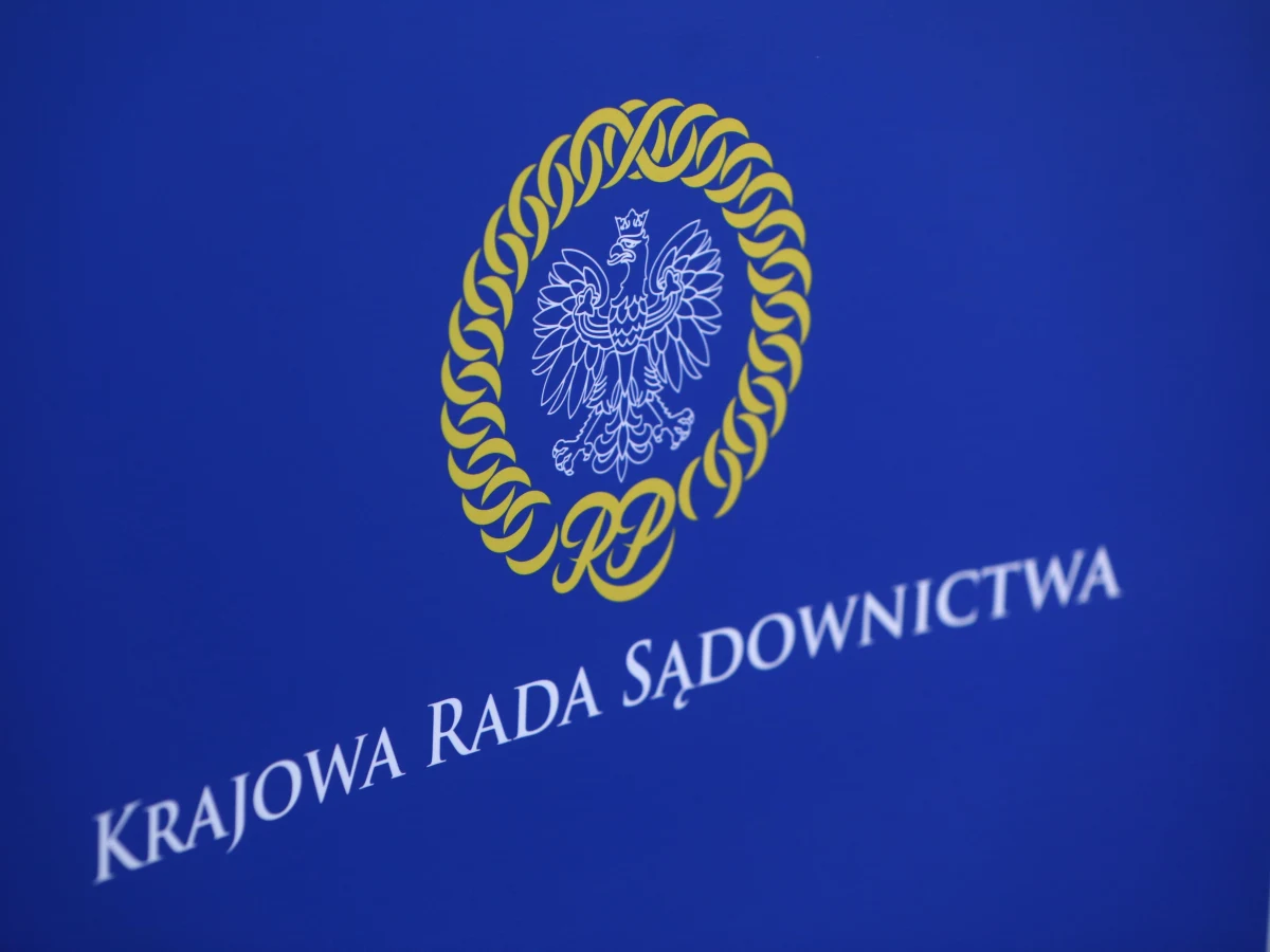 Prezes Urzędu Ochrony Danych Osobowych zbada zgodność z prawem polskim i europejskim procedury udostępnienia list poparcia kandydatów do KRS. Kancelaria Sejmu będzie oczekiwać na wydanie ostatecznej decyzji w tej sprawie – poinformowało Centrum Interwencyjne Sejmu. To oznacza, że na razie nie poznamy list poparcia kandydatów do Krajowej Rady Sądownictwa.