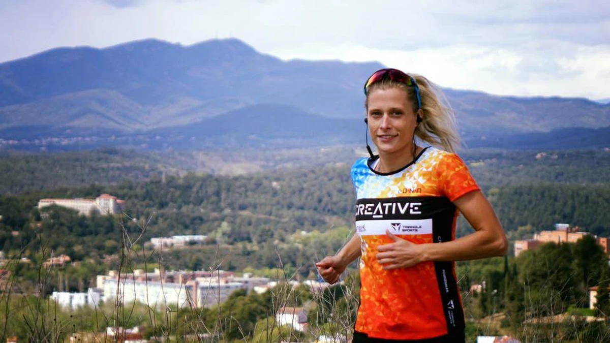 Triathlonistka Ewa Komander, która przed miesiącem została wicemistrzynią Polski kontynuuje przygotowania do Mistrzostw Świata na dystansie 70.3. Impreza odbędzie się we wrześniu w Nicei. W rozmowie z RMF FM Komander opowiedziała o triathlonowych treningach i rosnącej popularności amatorskiego triathlonu w naszym kraju.