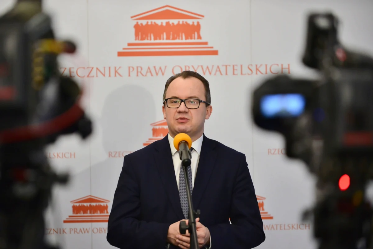 Rzecznik Praw Obywatelskich chce wejść do gry w sprawie list poparcia kandydatów do Krajowej Rady Sądownictwa. Ich ujawnienie - mimo wyroku sądu - zablokował Urząd Ochrony Danych Osobowych.  Adam Bodnar chce przystąpić do postępowania urzędu prowadzonego w Sejmie. 