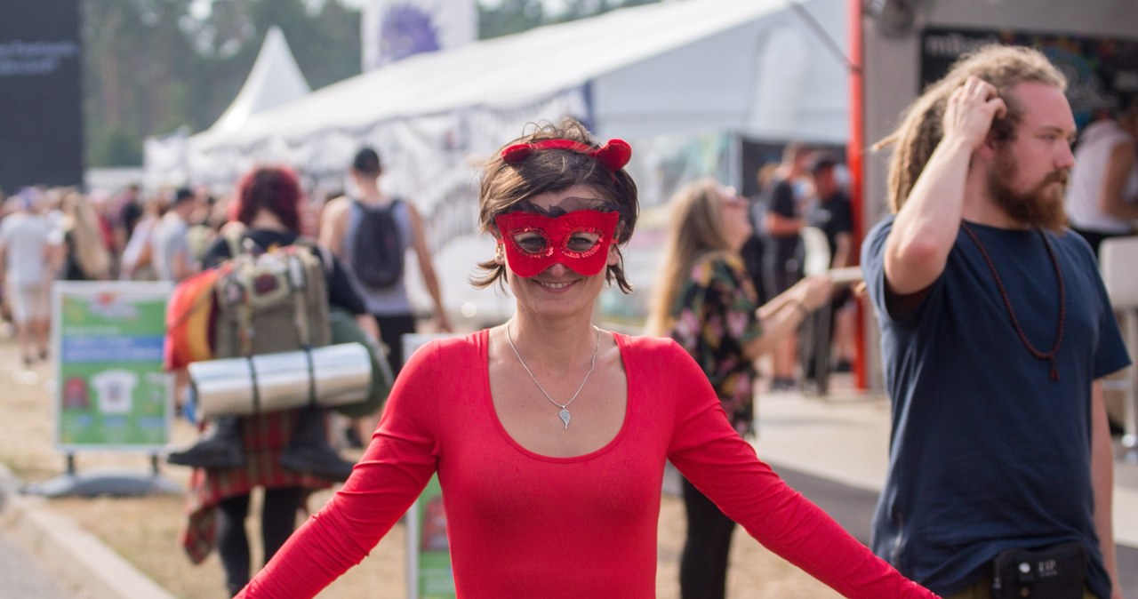 Ponad 150 punktów odbioru śmieci, kilkanaście tysięcy worków, brak foliówek w pasażu handlowym - na tegorocznej edycji Pol'and'Rock Festival (wcześniej odbywającego się pod nazwą Przystanek Woodstock) rozpoczęła się druga odsłona akcji Zaraz Będzie Czysto.