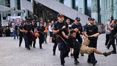 Chcieli zablokować Marsz Powstania Warszawskiego. Interweniowała policja