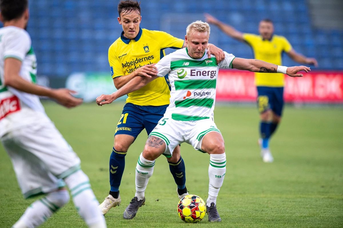 Piłkarze Lechii przegrali w czwartek na wyjeździe po dogrywce z Broendby Kopenhaga 1:4 (1:2, 0:1) w rewanżowym meczu 2. rundy eliminacyjnej Ligi Europy i odpadli z rozgrywek. W pierwszym spotkaniu gdańszczanie triumfowali na własnym stadionie 2:1.