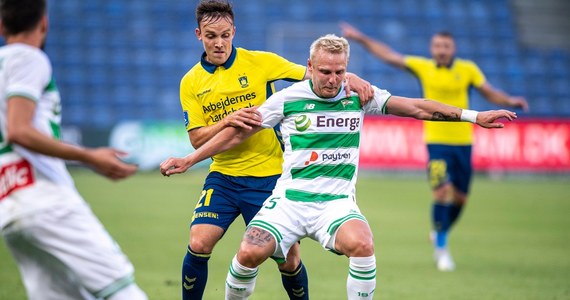 Piłkarze Lechii przegrali w czwartek na wyjeździe po dogrywce z Broendby Kopenhaga 1:4 (1:2, 0:1) w rewanżowym meczu 2. rundy eliminacyjnej Ligi Europy i odpadli z rozgrywek. W pierwszym spotkaniu gdańszczanie triumfowali na własnym stadionie 2:1.
