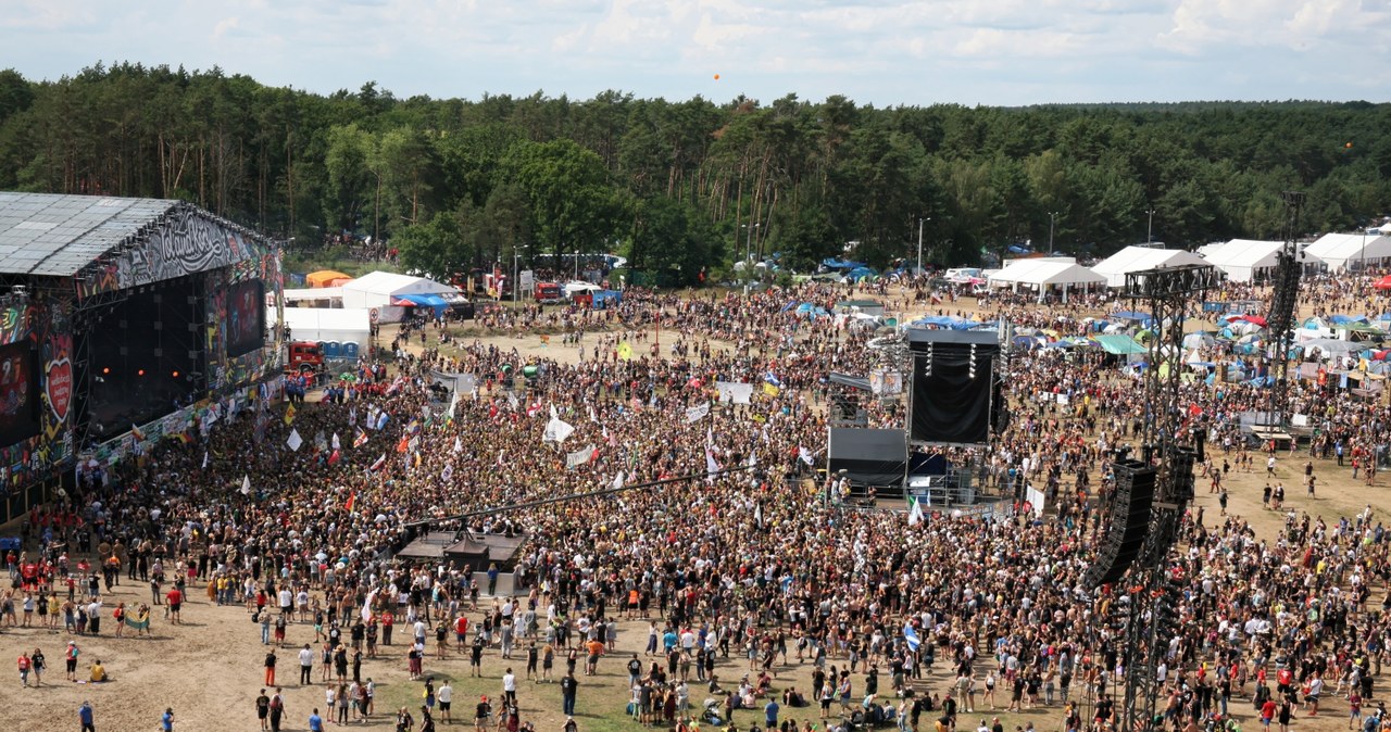 Jurek Owsiak na piątkowej (2 sierpnia) konferencji prasowej potwierdził, że w jednym z namiotów na terenie Pol'and'Rock Festiwal 2019 w Kostrzynie nad Odrą znaleziono zwłoki 35-letniego mężczyzny.