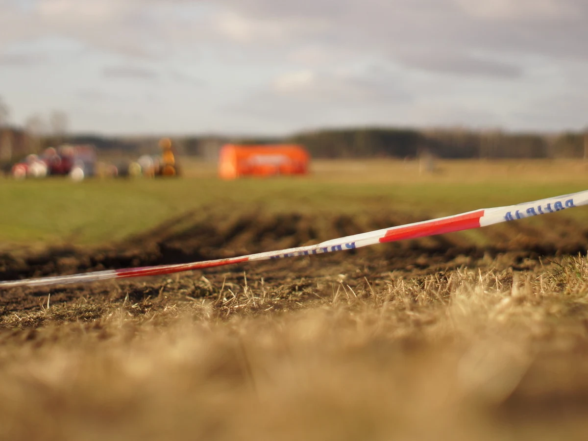 W pobliżu lotniska Chopina w Warszawie znaleziono ciało mężczyzny. Prokuratura będzie badać sprawę.