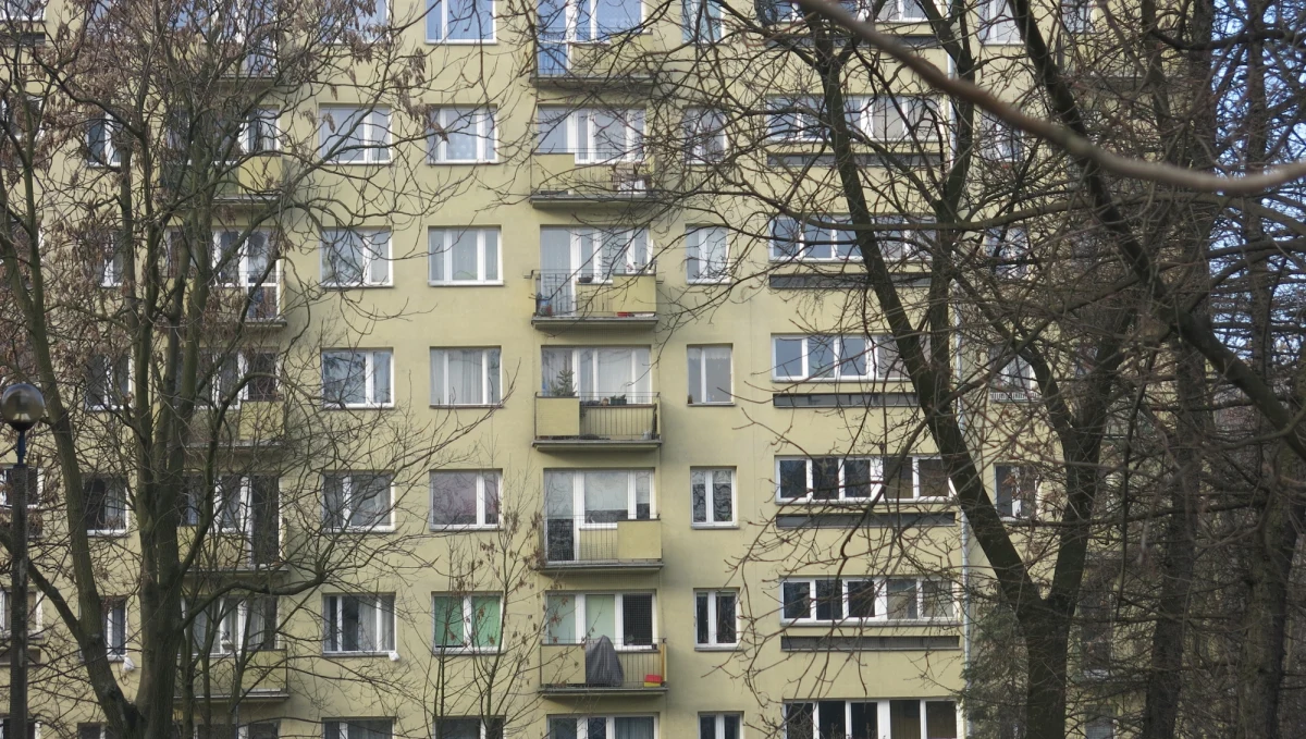 Zarzut nieumyślnego spowodowania śmierci usłyszał w sobotę ojciec 11-miesięcznej dziewczynki, która wypadła z balkonu jednego z bloków w Kielcach; w chwili zdarzenia mężczyzna miał 1,8 promila alkoholu w organizmie – poinformował rzecznik Prokuratury Okręgowej w Kielcach Daniel Prokopowicz.