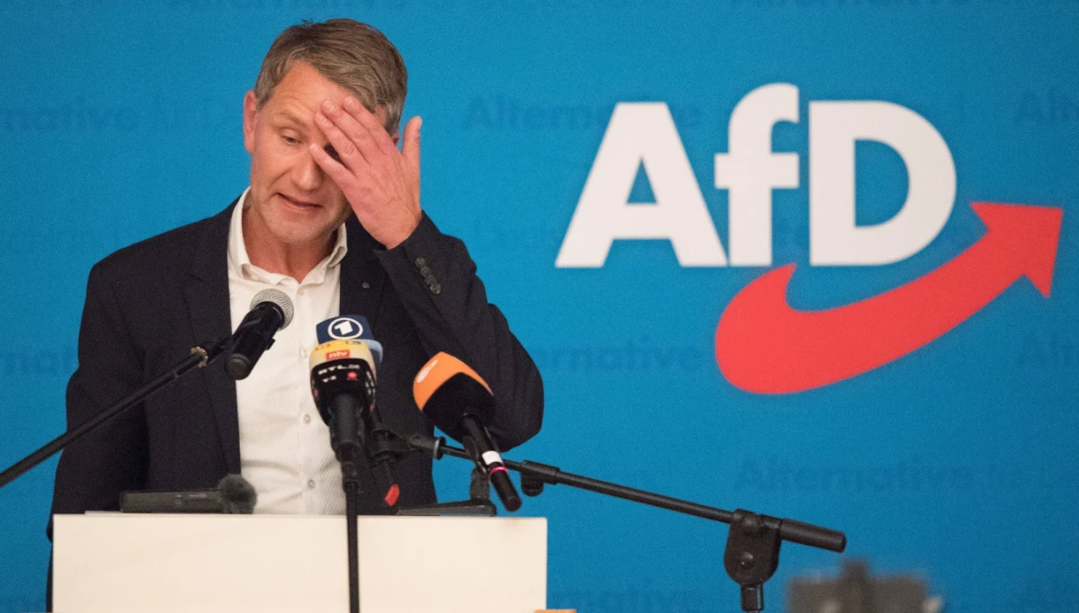 Prawicowo-populistyczne ugrupowanie Alternatywa dla Niemiec (AfD) jest najsilniejszą partią w landach byłej NRD - wynika z najnowszego sondażu. Na jesieni w Brandenburgii, Saksonii i Turyngii odbędą się wybory do tamtejszych parlamentów krajowych. 