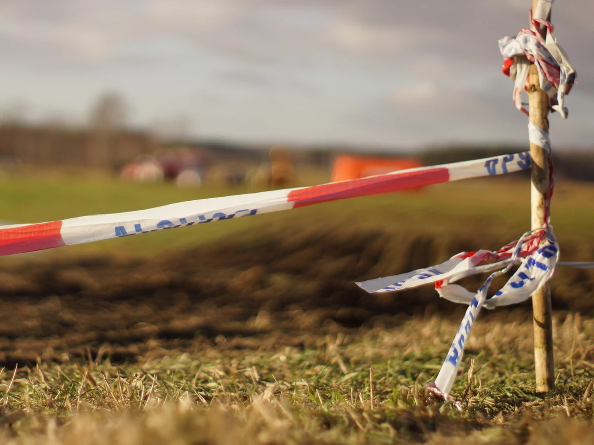 Tragedia w miejscowości Czarnowo w powiecie ostrołęckim. Eksplodował tam niewybuch. Zginęło dwóch mężczyzn.