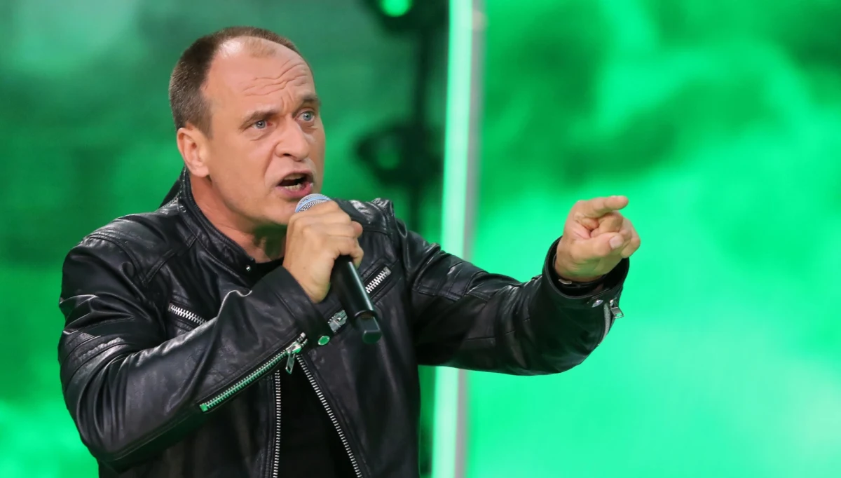 Wolę wpisać na listy PSL kilkudziesięciu pewnych ideowców niż tworzyć swoje listy, na których musiałbym mieć ponad 1000 osób z czego 900 może okazać się kanaliami - napisał w niedzielę lider Kukiz'15 Paweł Kukiz.