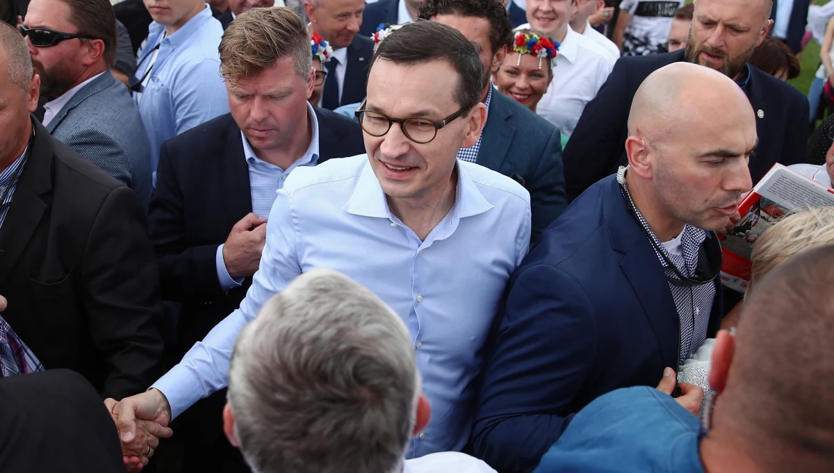 ​W naszych działaniach stawiamy przede wszystkim nacisk na rodzinę, na to żeby była praca, jak najlepsza płaca; to jest europejskość w konkrecie, w tym kierunku idziemy - mówił w niedzielę premier Mateusz Morawiecki na spotkaniu z mieszkańcami Bojszów (Śląskie).