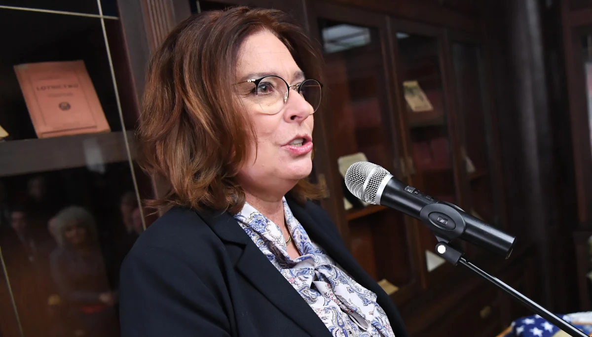 Marszałek Marek Kuchciński powinien przeprosić, a najlepiej z honorem podać się do dymisji - powiedziała w poniedziałek we Wrocławiu wicemarszałek Sejmu Małgorzata Kidawa-Błońska (PO-KO).