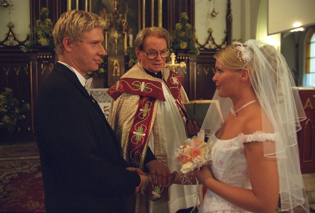 Pogrzeb zmarłego w niedzielę ks. Kazimierza Orzechowskiego odbędzie się 8 sierpnia - poinformowała Archidiecezja Warszawska. Duchowny, który był jednocześnie popularnym aktorem, spocznie na cmentarzu w Skolimowie. 