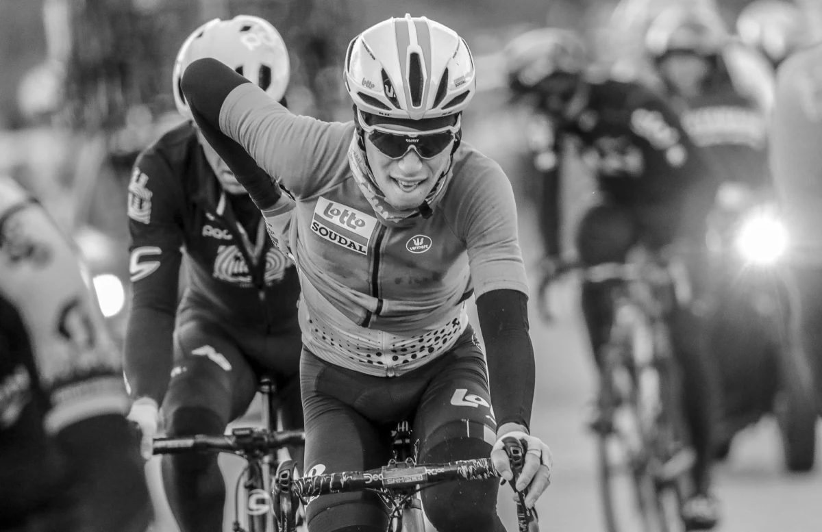 Bjorg Lambrecht - belgijski zawodnik ekipy Lotto Fix All - zmarł po wypadku na trasie trzeciego etapu Tour de Pologne - podał lekarz wyścigu dr Ryszard Wiśniewski. 22-latek uderzył w betonowy przepust. 