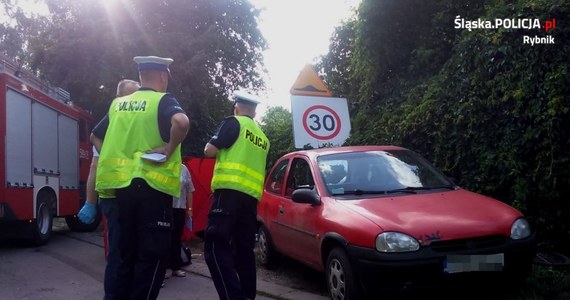 Dwie osoby z zarzutami w sprawie śmiertelnego potrącenia 7-latka z Rybnika. Wiadomo już, że kierowcą samochodu był jeden z mężczyzn. Kierowca był kompletnie pijany.