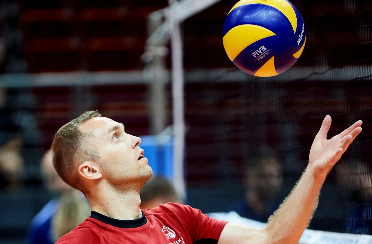 14 polskich siatkarzy rozpoczęło we wtorek w Gdańsku przygotowania do turnieju kwalifikacyjnego do igrzysk. Na inaugurację biało-czerwoni zmierzą się w piątek o 17 z Tunezją, w sobotę zagrają z Francją, a w niedzielę ze Słowenią. Awans do Tokio wywalczy tylko zwycięzca.