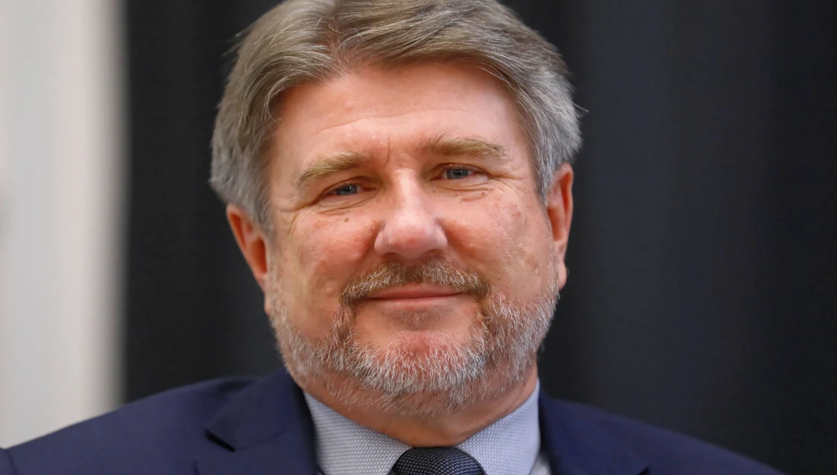 "Jakiejś tam wielkiej ujmy państwu polskiemu nie wyrządziłem" - tak poseł PiS Bogdan Rzońca mówił o swoich lotach z marszałkiem Sejmu Markiem Kuchcińskim na pokładzie rządowego samolotu. Polityk pojawia się na listach pasażerów, latających między Warszawą a Rzeszowem. 