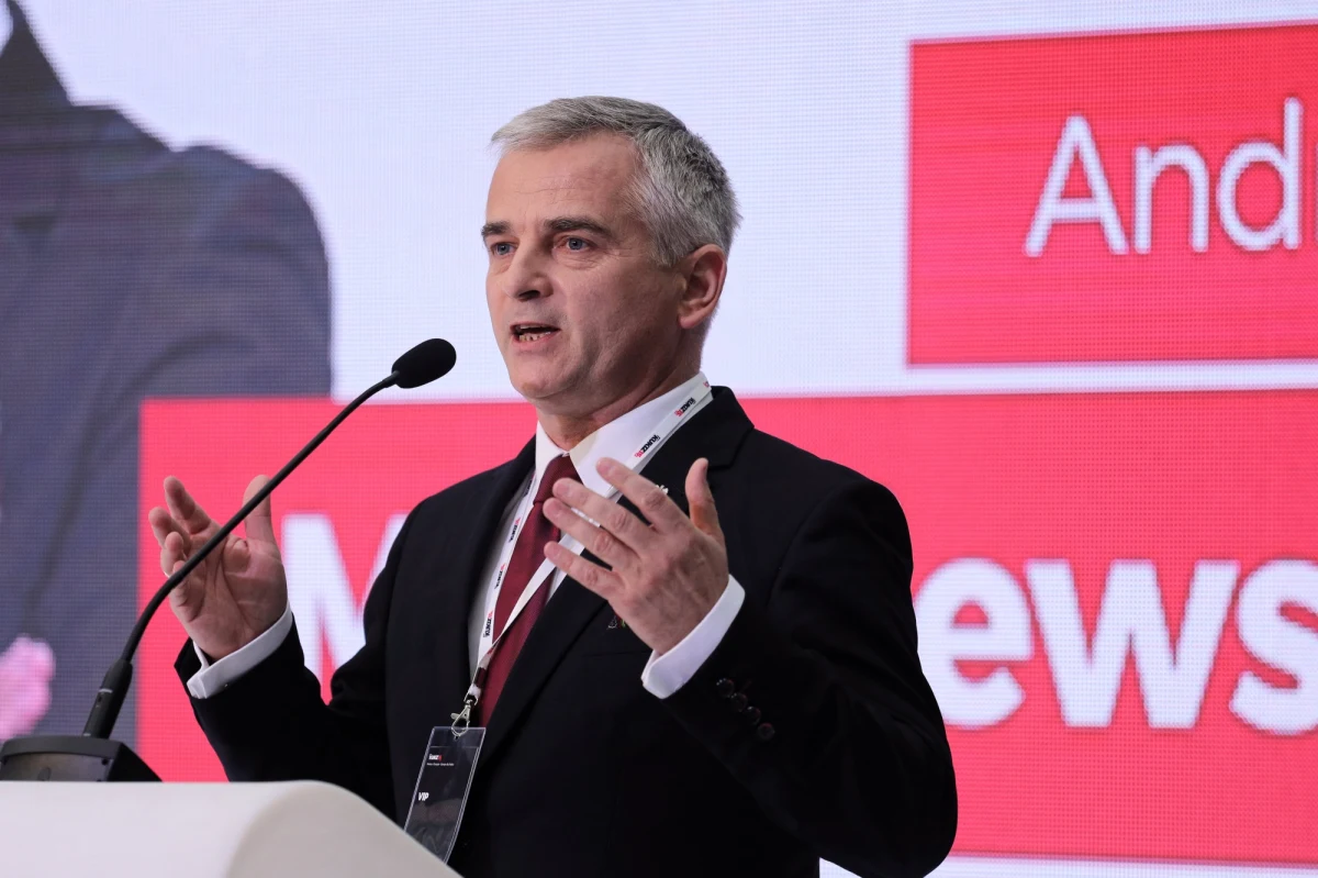 Poseł Andrzej Maciejewski wystąpił z klubu Kukiz'15. Podkreślił, że nie zamierza startować w jesiennych wyborach z list tego ugrupowania, nie wyobraża sobie też startu z list PSL, za to chętnie związałby swoją przyszłość z PiS. Taką decyzję podjął już kilka tygodni wcześniej, a władze klubu wiedziały o niej od dawna.