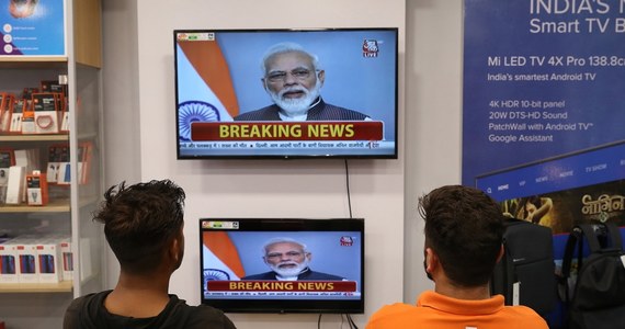 Premier Indii Narendra Modi oświadczył w transmitowanym w telewizji przemówieniu, że jego kraj unieważnił specjalny status zamieszkanej głównie przez muzułmanów indyjskiej części Kaszmiru, by uwolnić ten region od "terroryzmu i separatyzmu". 