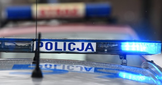 Do tragicznego wypadku doszło dziś rano w Łodzi przy ul. Dąbrowskiego. Pod kołami autobusu miejskiego zginęła tam 63-letnie kobieta. Policja pod nadzorem prokuratury wyjaśnia okoliczności w jakich doszło do zdarzenia. 30-letni kierowca autobusu był trzeźwy.