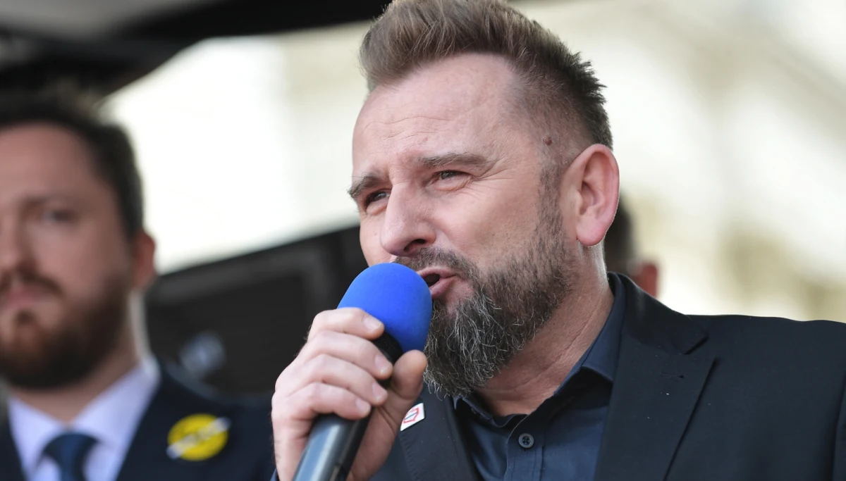 Rozumiem, że niektórzy pękają "na robocie", ale skończyłeś się Paweł, zanim się jeszcze zacząłeś - tak poseł Piotr Liroy-Marzec skomentował decyzję Pawła Kukiza w wyborach parlamentarnych z list PSL.