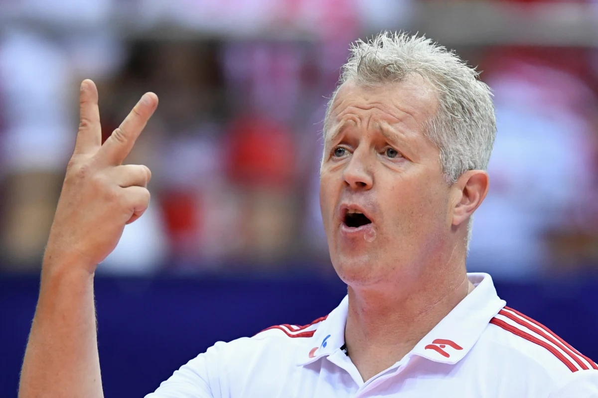 „Wykorzystałem wszystkich zawodników, ale nie przesadzajmy z oceną naszej 14-nastki. Tunezja to nie Francja. Mam 14 zdrowych zawodników, zobaczymy co to nam da w sobotę” – powiedział po meczu z Tunezją trener reprezentacji siatkarzy Vital Heynen.