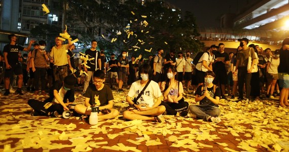 Trwające w Hongkongu antyrządowe protesty wraz z wojną handlową między Chinami a USA przyczyniają do poważniejszego osłabienia hongkońskiej gospodarki niż to wywołane epidemią SARS z 2003 roku - oceniła szefowa administracji regionu Carrie Lam. 