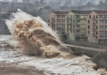 Tajfun Lekima uderzył na południu Chin. Ewakuowano milion osób