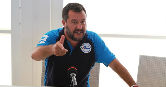 W trzecim dniu kryzysu rządowego we Włoszech, do którego doszło po rozpadzie koalicji Ligi i Ruchu Pięciu Gwiazd, lider tej pierwszej formacji Matteo Salvini ponownie opowiedział się za jak najszybszym głosowaniem nad wotum nieufności dla premiera Giuseppe Contego. 