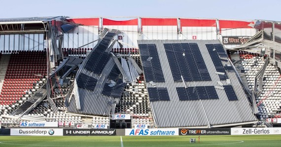 Było o krok od tragedii. Na stadionie AZ Alkmaar, drużyny występującej w holenderskiej Eredivisie z powodu silnego wiatru zawalił się dach. Na szczęście, nikogo nie było w tym czasie na obiekcie.