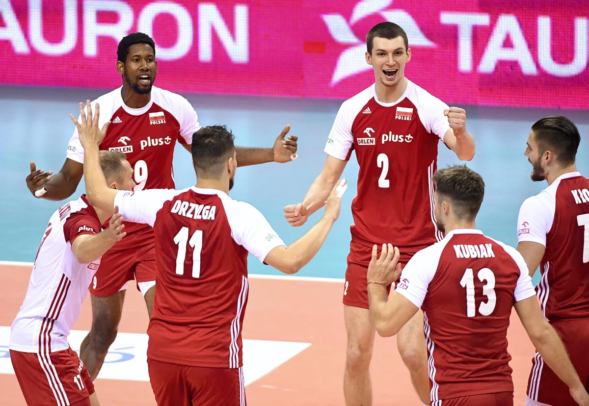 Reprezentacja Polski w siatkówce mężczyzn awansowała na igrzyska olimpijskie w Tokio. Biało-czerwoni zapewnili sobie awans po wygranej seta w spotkaniu ze Słowenią. Wcześniej wygrali mecze z Francją i Tunezją.