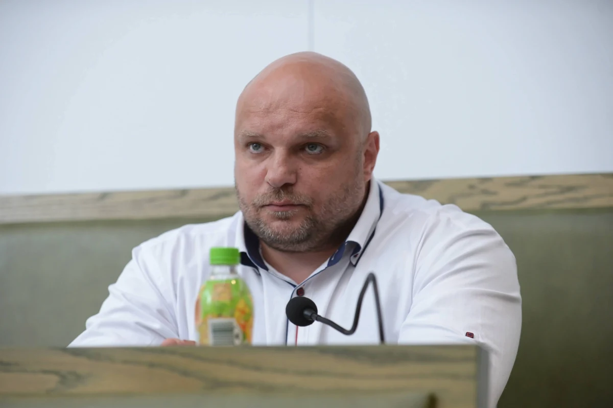 Zastępca Prokuratora Generalnego Krzysztof Sierak polecił Prokuraturze Regionalnej w Szczecinie wycofanie wniosku o wznowienie postępowania ws. skazanego za dwa zabójstwa Arkadiusza Kraski i uniewinnienie go. Jak tłumaczy w odpowiedzi na pytania RMF FM rzeczniczka Prokuratury Krajowej Ewa Bialik, analiza materiału dowodowego „nie uzasadnia konkluzji, że w śledztwie tym ujawnione zostały nowe fakty lub dowody wskazujące na to, że skazany Arkadiusz Kraska nie popełnił przypisanej mu zbrodni”.  