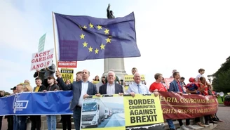 Co piąty Brytyjczyk chomikuje jedzenie. Strach przed brexitem