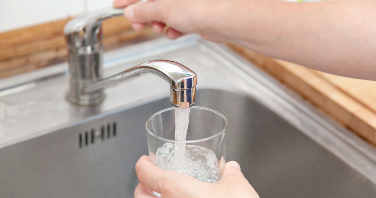 Naukowcy odkryli coś u 60-latków. Jako dzieci przyjmowali fluor