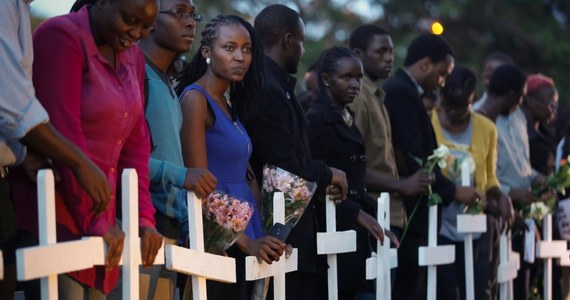 Urzędnicy w zachodniej Kenii ekshumowali ciało mężczyzny, aby pozbawić je munduru, w którym zostało pochowane – donoszą tamtejsze media.
