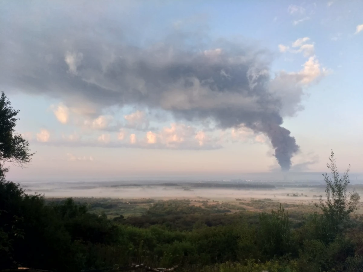 Strażacy opanowali pożar w Zakładzie Przerobu Odpadów Przemysłowych w Myszkowie w Śląskiem. Zapaliła się hala przy ulicy Pułaskiego. Dogaszanie pogorzeliska może potrwać jeszcze wiele godzin. 