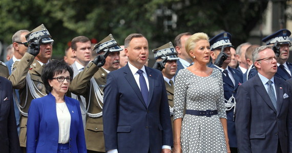 Prezydent Andrzej Duda podczas obchodów Święta Wojska Polskiego wręczył nominację pięciu oficerom Wojska Polskiego na stopnie generalskie oraz stopień admiralski.