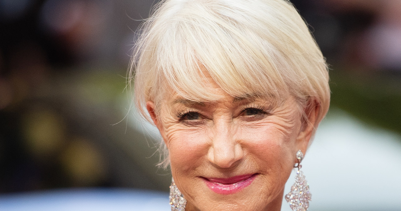 Jesienią zobaczymy Helen Mirren w roli carycy w serialu "Katarzyna Wielka". Aktorka śmieje się, że w CV jako swoją specjalizację mogłaby wpisać granie koronowanych głów. Z legendarną władczynią Rosji łączy ją pochodzenie - wszak urodziła się jako Helena Mironoff.