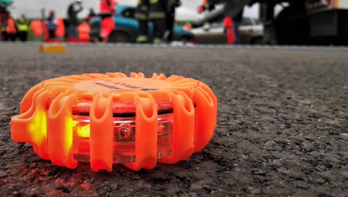 Cztery osoby zostały ranne w wypadku, do którego doszło w piątek koło Prostek (woj. warmińsko-mazurskie) na drodze krajowej nr 65 - poinformowała policja. Trasa jest całkowicie zablokowana, wprowadzono objazdy.