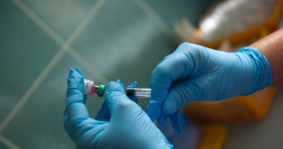 Bezpłatną szczepionkę przeciwko grypie dostaną seniorzy w Warszawie. Za dwa tygodnie, od 2 września, w stolicy ruszy program bezpłatnej profilaktyki dla osób, które skończyły 65 lat. 