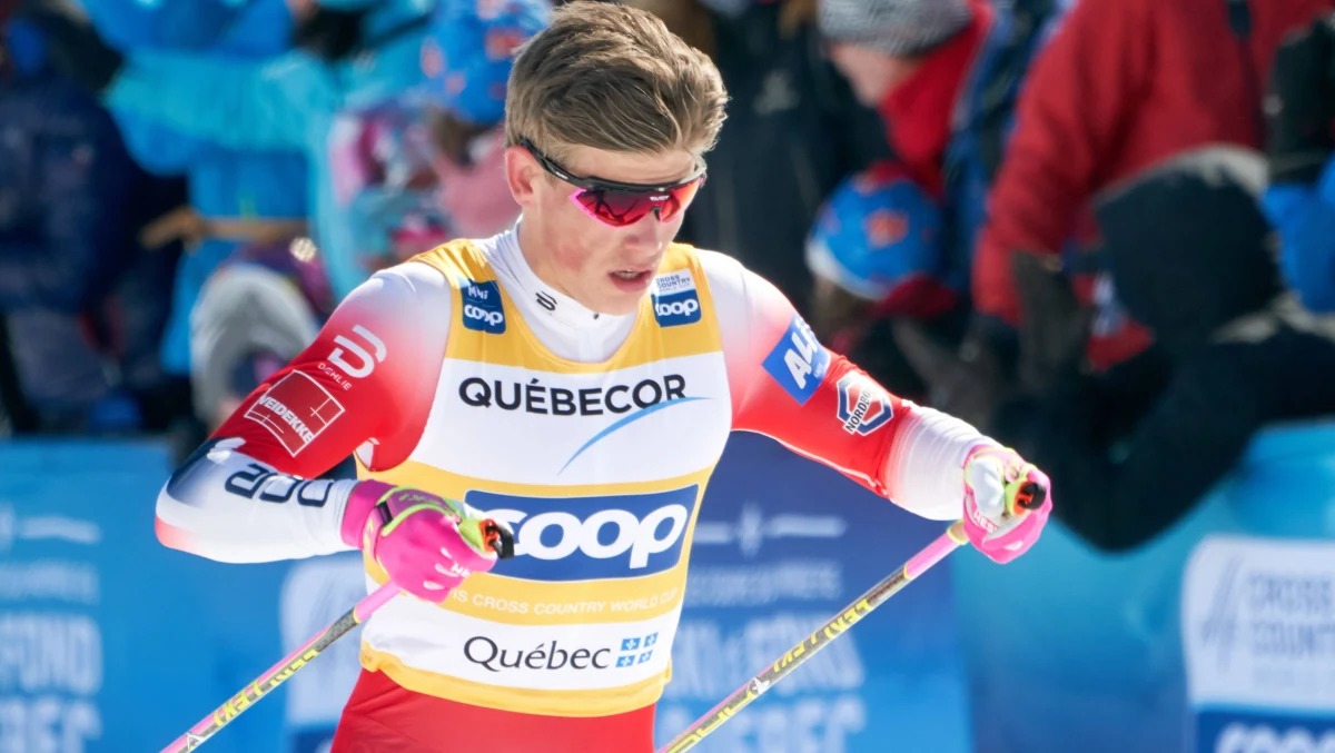 Trzykrotny mistrz olimpijski w biegach narciarskich z Pjongczangu (2018) Norweg Johannes Klaebo trenuje zwykle dwa razy dziennie, lecz teraz zaczął to robić także w nocy.