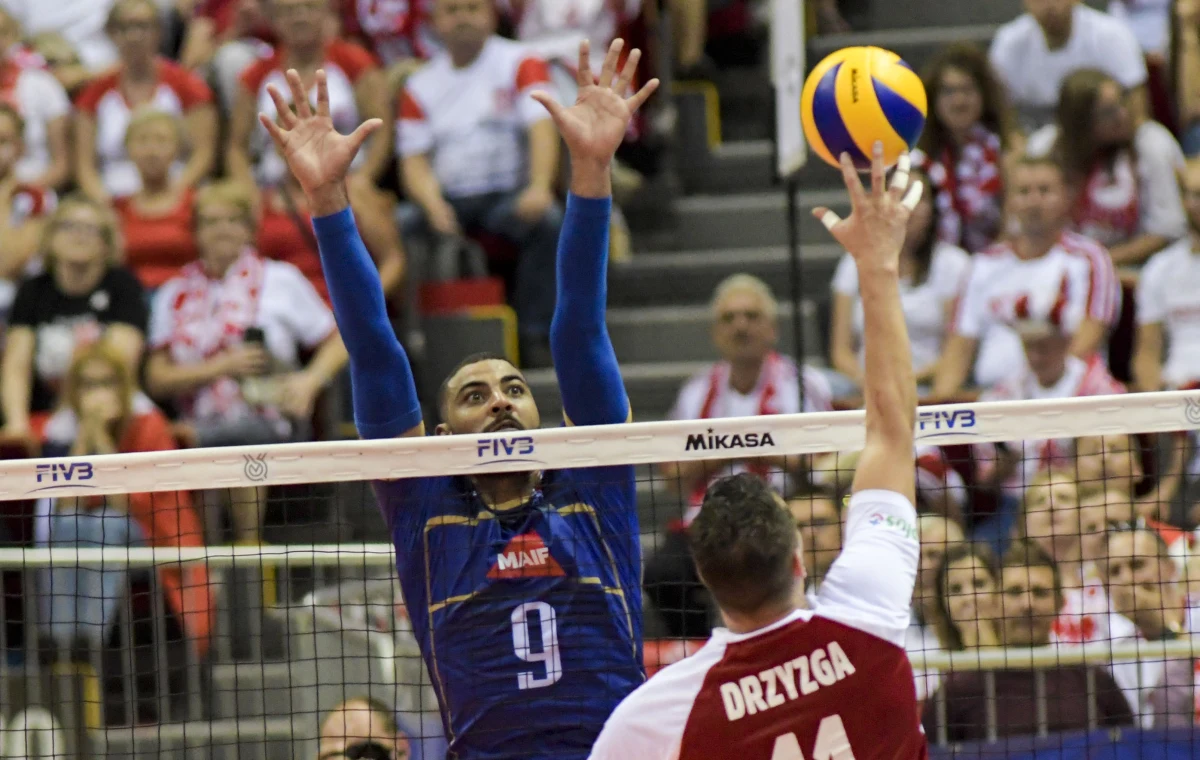 Gwiazda reprezentacji Francji, Earvin Ngapeth, ma pretensje do Polski o sposób organizacji turnieju kwalifikacyjnego do igrzysk olimpijskich. Swoje oburzenie wyraził w filmiku udostępnionym w mediach społecznościowych – podaje Onet.