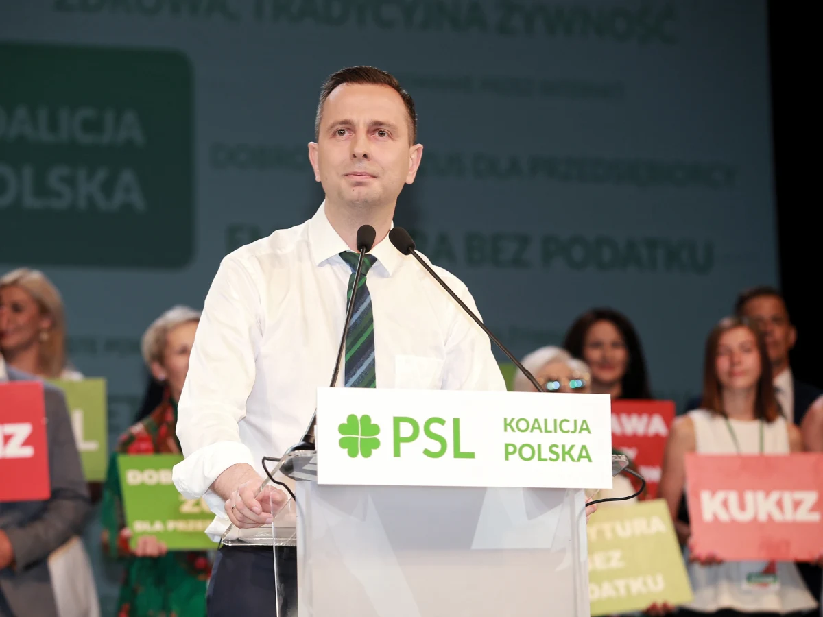 Lider PSL Władysław Kosiniak-Kamysz w Tarnowie, Paweł Kukiz w Opolu, a szefowa UED Elżbieta Bińczycka w Łodzi - to niektóre "jedynki" PSL-Koalicja Polska zaprezentowane podczas sobotniej konwencji tego ugrupowania w Płocku.