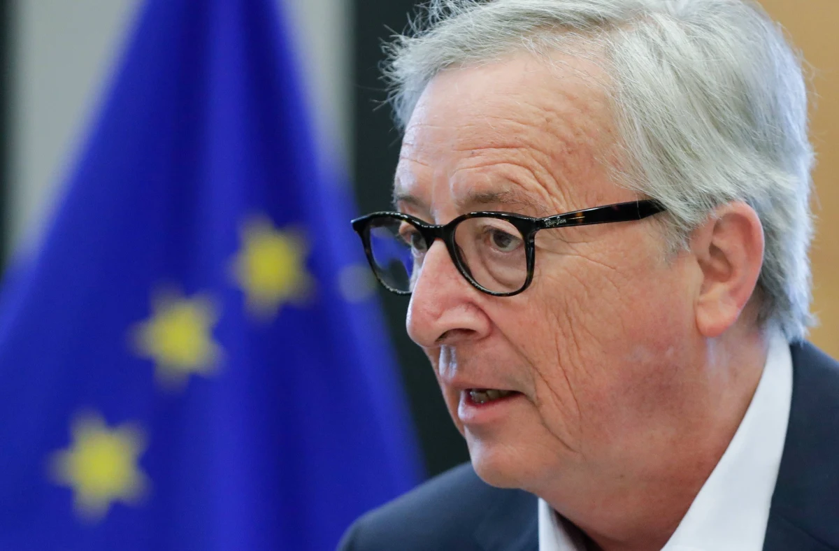 Ustępujący wkrótce przewodniczący Komisji Europejskiej Jean-Claude Juncker przerwał wakacje, aby poddać się pilnemu zabiegowi medycznemu - poinformowały jego służby prasowe.