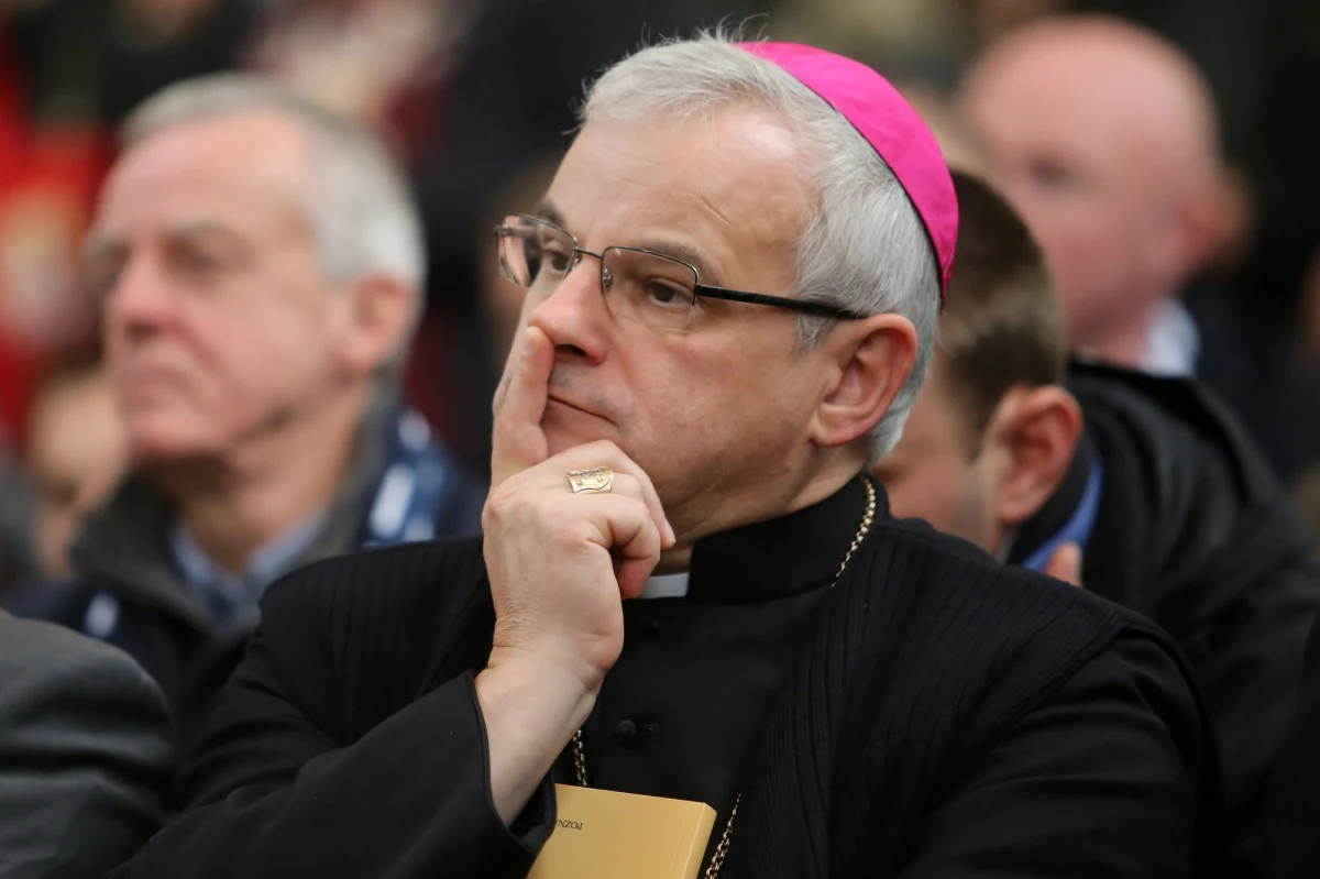 Na stronach Konferencji Episkopatu Polski pojawił się apel do rodziców zatytułowany "Stop Deprawacji Dzieci i Młodzieży!". Jego autorem jest biskup Marek Mendyk, Przewodniczący Komisji Wychowania Katolickiego KEP.