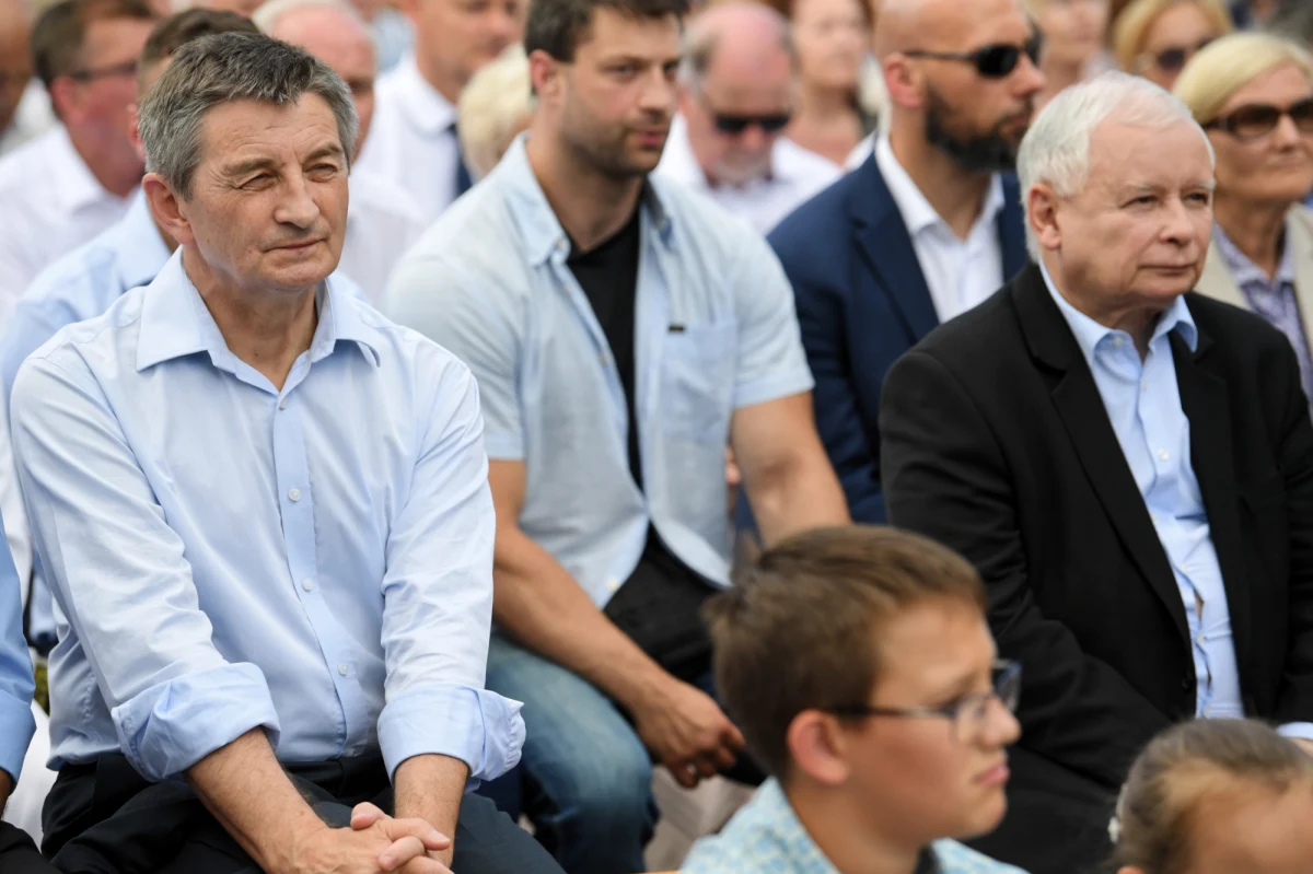 "Pan marszałek Kuchciński będzie zweryfikowany w czasie procesu wyborczego" – tak szef Kancelarii Prezesa Rady Ministrów Michał Dworczyk odpowiedział w TVP 1 na pytania o wystawienie Marka Kuchcińskiego jako "jedynki" PiS w Krośnie. "Jestem przekonany, że uzyska znakomity wynik" - dodał.