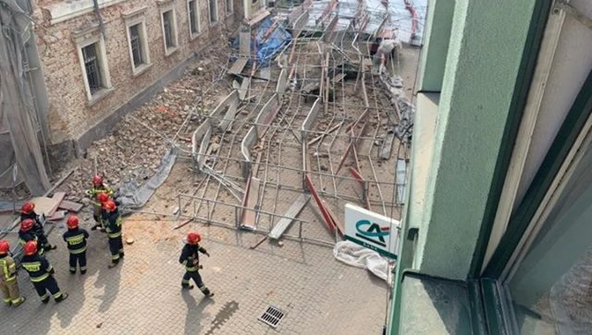 ​Groźny wypadek w czasie remontu budynku muzeum przy ulicy Kubsza w Wodzisławiu Śląskim. Runęło tam rusztowanie.