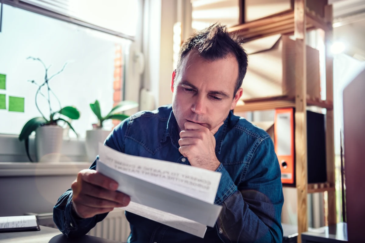 Masz długi, a spłata kolejnych rat przysparza ci wielu problemów? Domowy budżet staje się coraz bardziej napięty i obawiasz się, że twoje zaległości finansowe wzrosną? Jeśli tak, najwyższy czas podjąć działanie. Nie obawiaj się - wystarczy, że uporządkujesz swoje finanse, aby krok po kroku odzyskać równowagę. Pomoże ci w tym harmonogram spłaty zadłużenia. Zobacz, jak go przygotować.