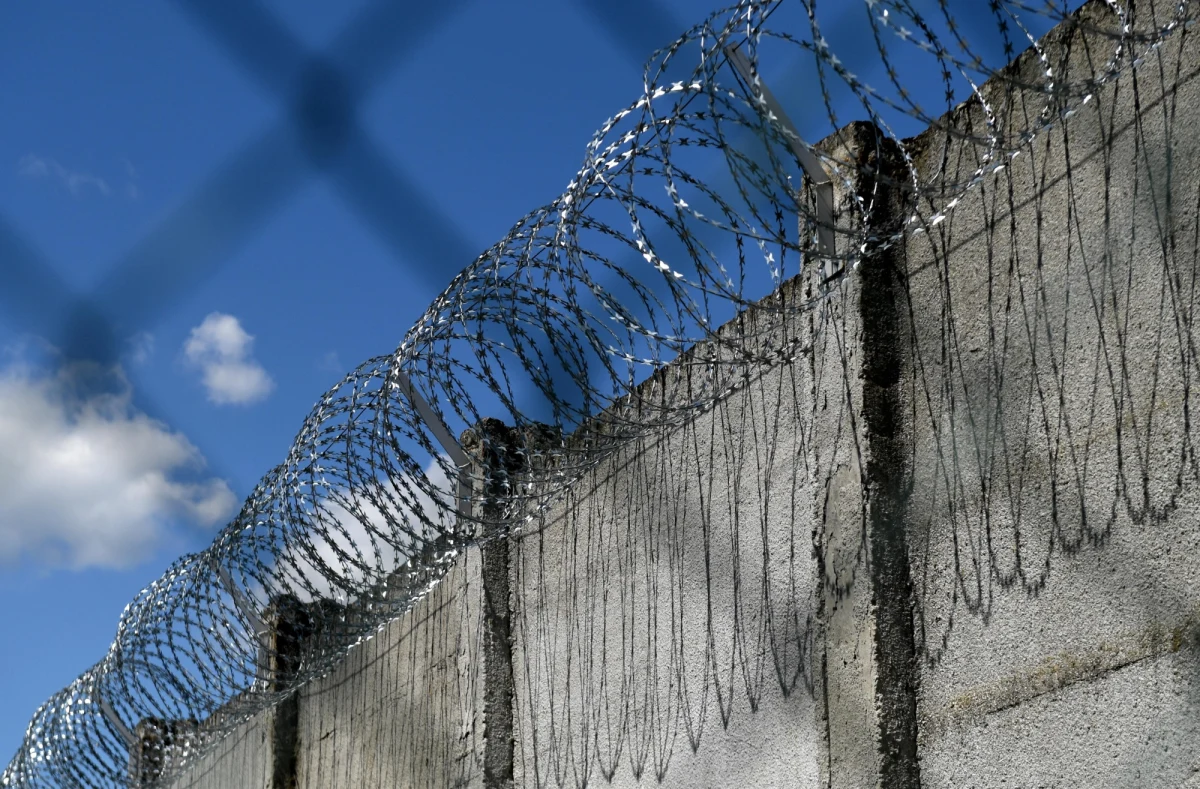 12 lat więzienia grozi mężczyźnie, który prowadząc po pijanemu samochód, potrącił 14-letniego rowerzystę. Do wypadku doszło w Sichowie Dużym w województwie świętokrzyskim. Nastolatek zmarł w szpitalu. 53-letni kierowca usłyszał dziś zarzuty.