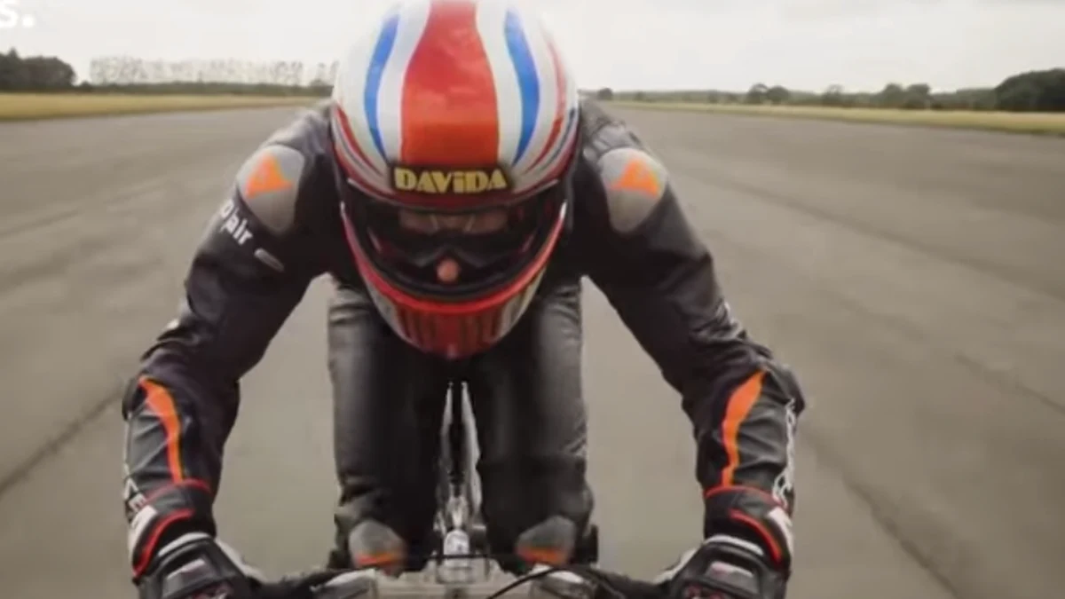 Brytyjczyk Neil Campbell został najszybszym rowerzystą na świecie. Na lotnisku w hrabstwie North Yorkshire osiągnął prędkość 280 km/h. Pobił tym samym  rezultat ustanowiony w 1995 roku przez holenderskiego kolarza. 