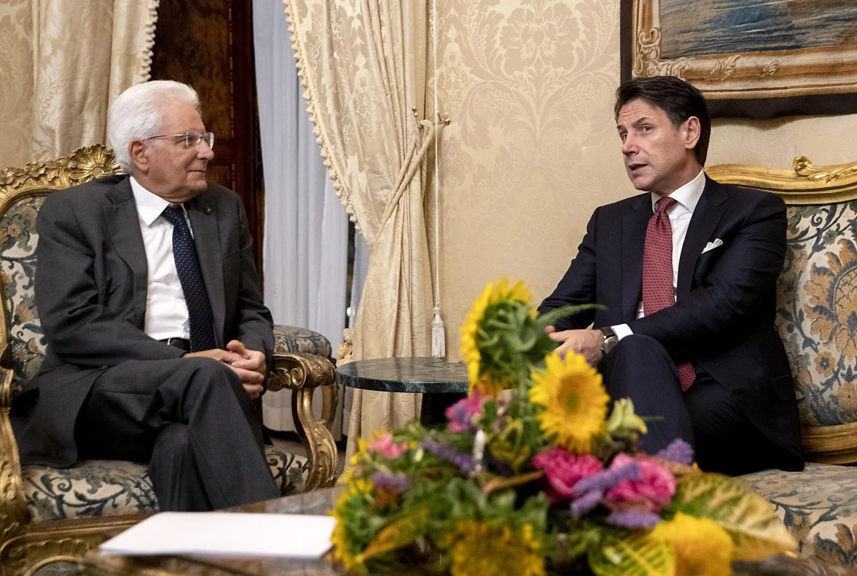 Premier Włoch Giuseppe Conte złożył dymisję na ręce prezydenta Sergio Mattarelli - ogłosił Pałac Prezydencki po spotkaniu polityków, które trwało około 10 minut. Dymisja jest efektem rozpadu koalicji Ligi i Ruchu Pięciu Gwiazd.